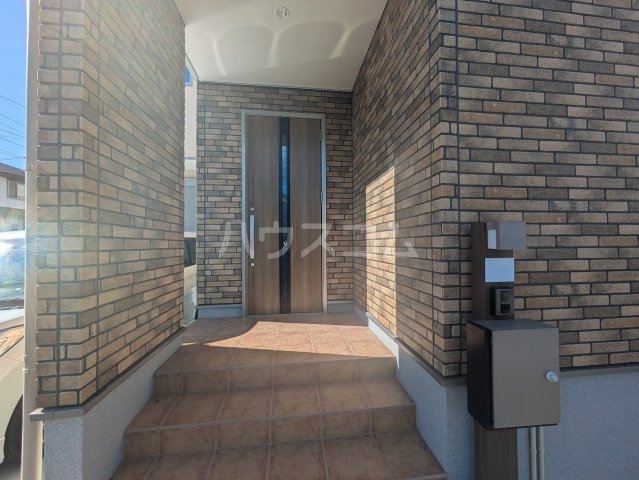 28/30 エントランス