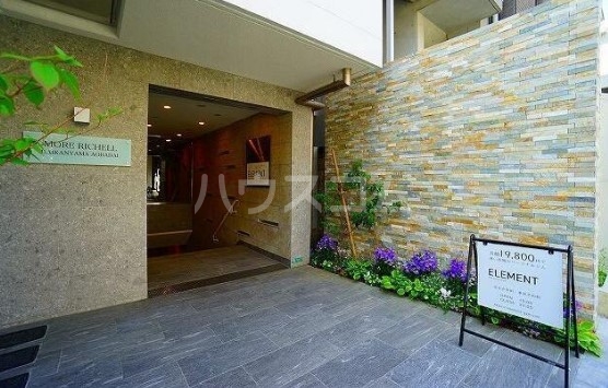 17/22 エントランス