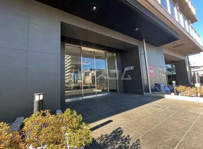 17/27 エントランス