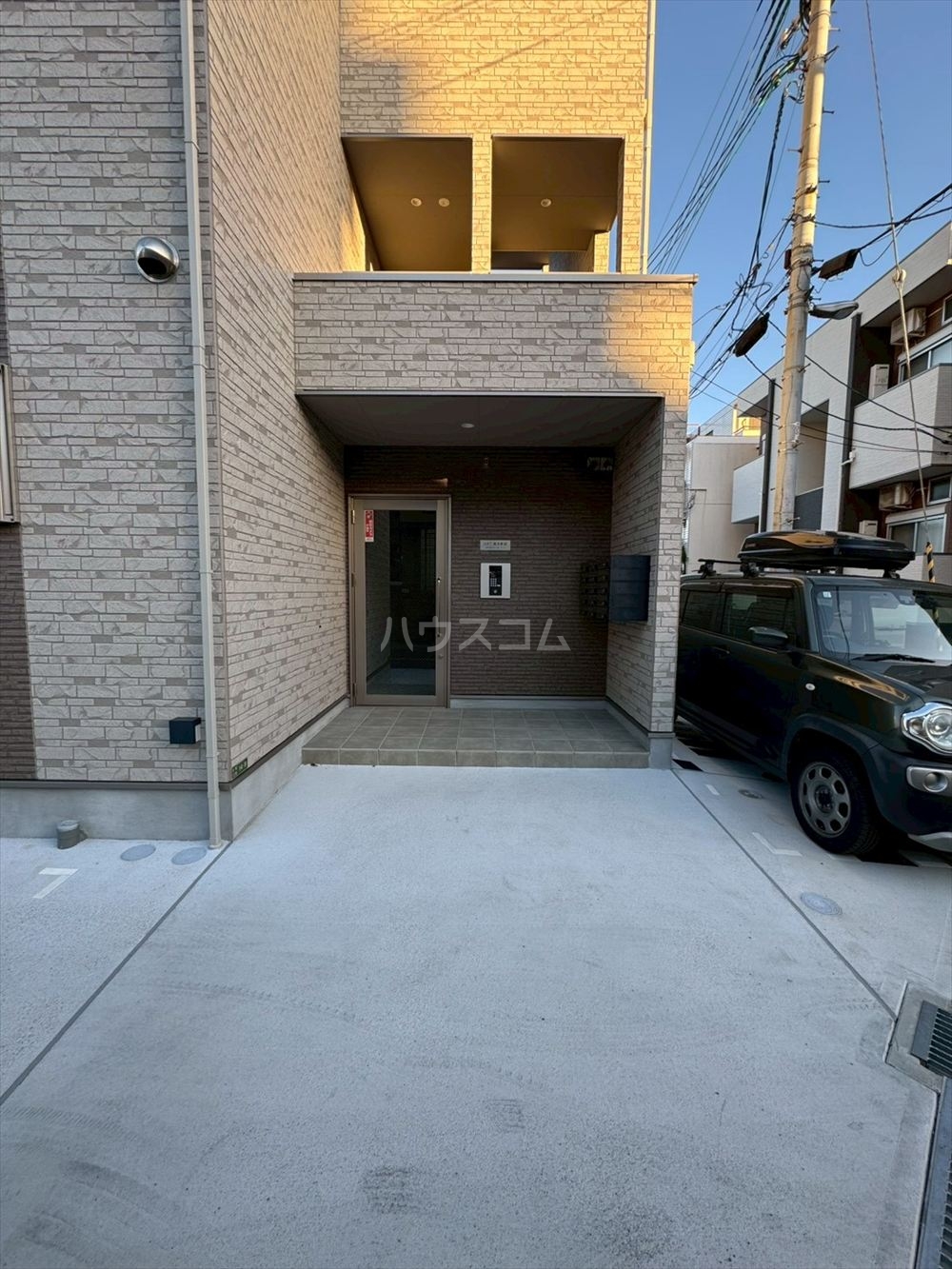 28/30 エントランス