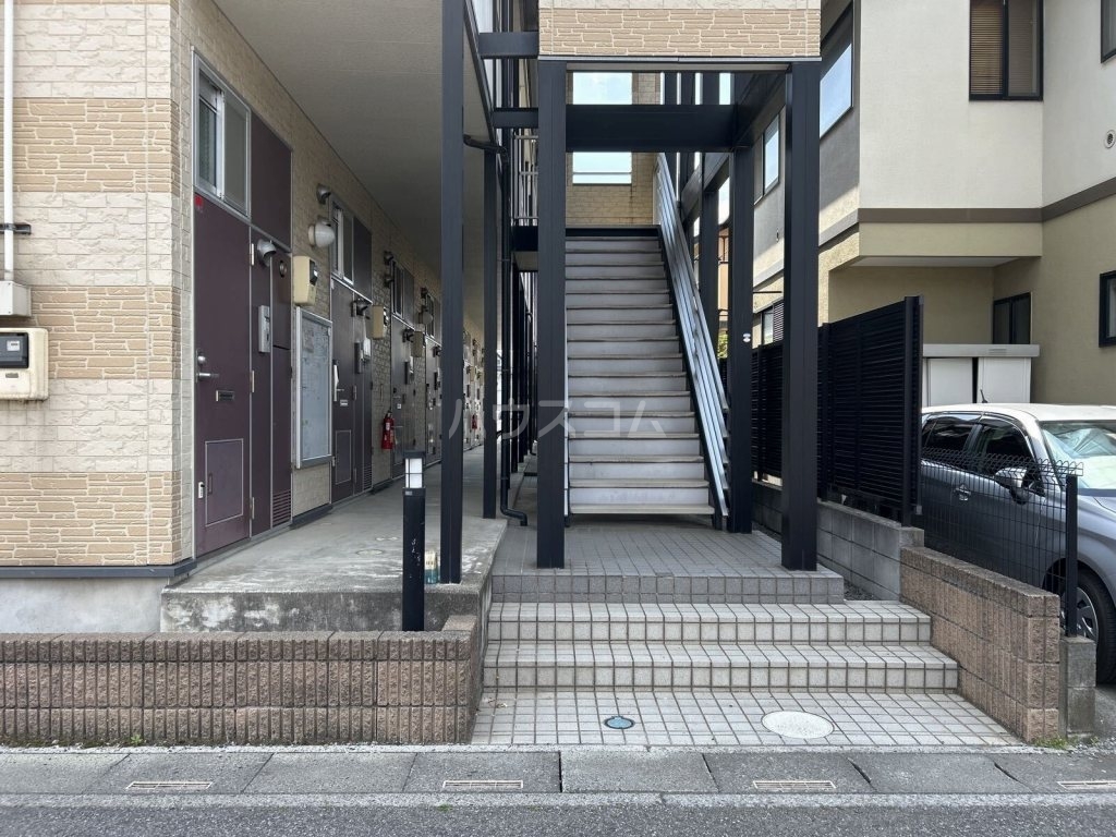 20/30 エントランス