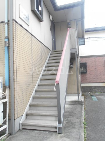 16/19 エントランス