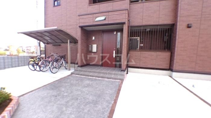 16/26 エントランス