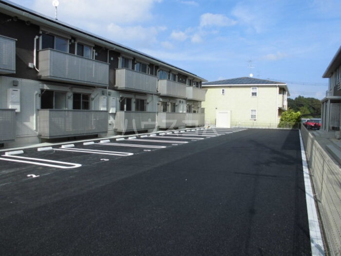 16/18 駐車場