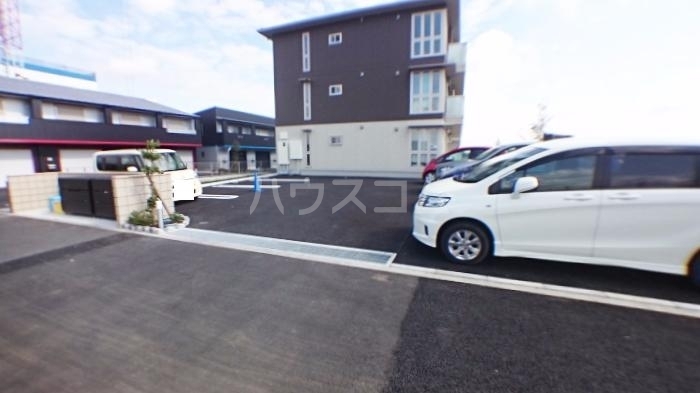 28/30 駐車場