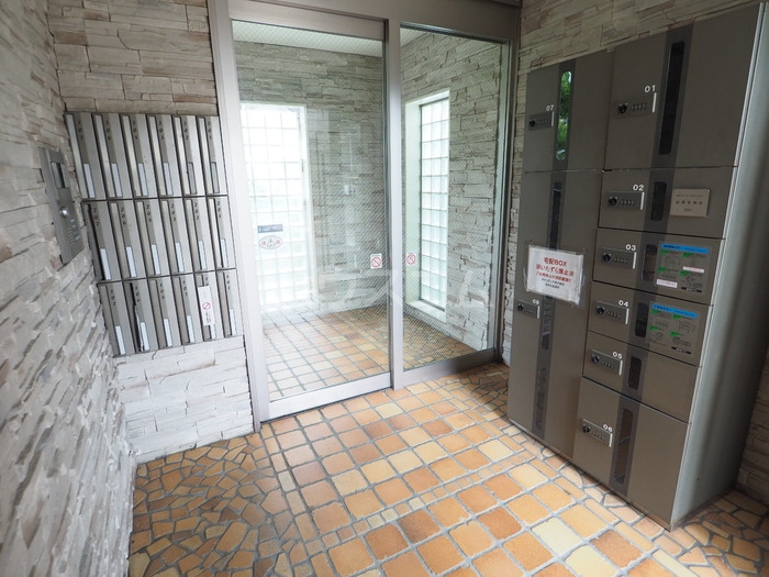 14/18 エントランス