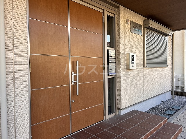 28/30 エントランス