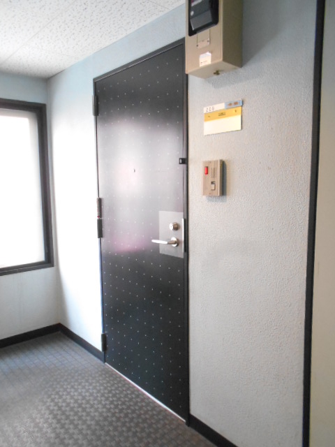 21/30 エントランス