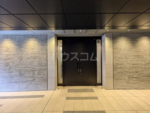 20/27 エントランス