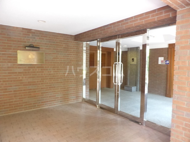 2/2 エントランス