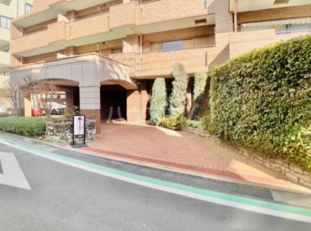 21/22 エントランス