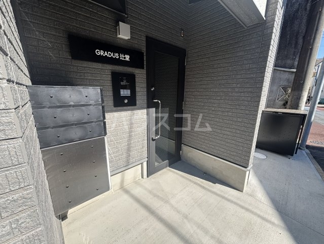 29/30 エントランス