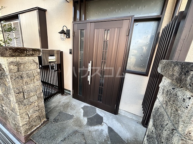 28/30 エントランス