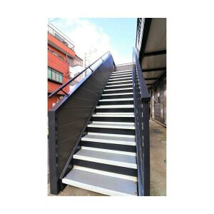 14/25 エントランス