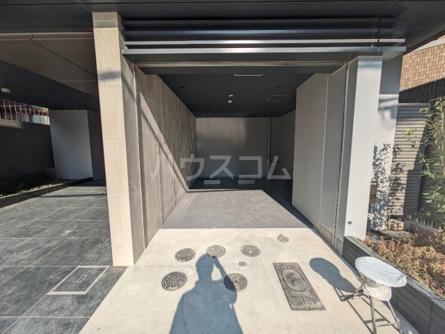 28/30 エントランス