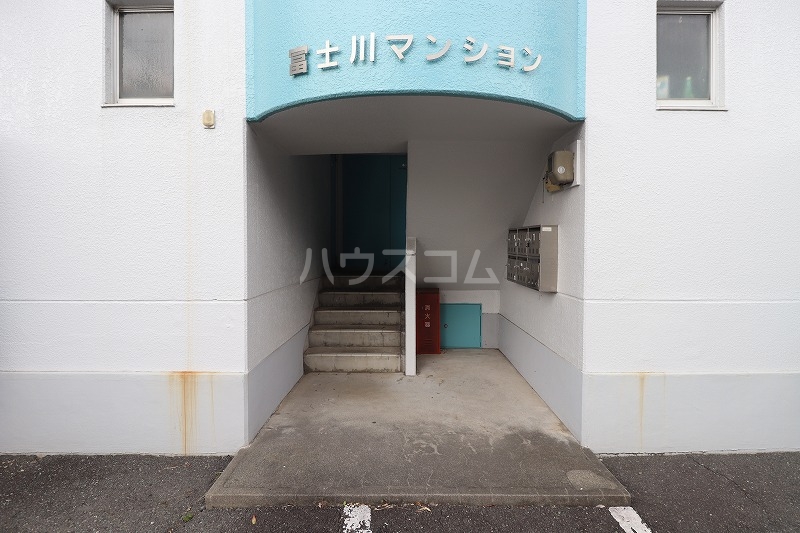 21/26 エントランス