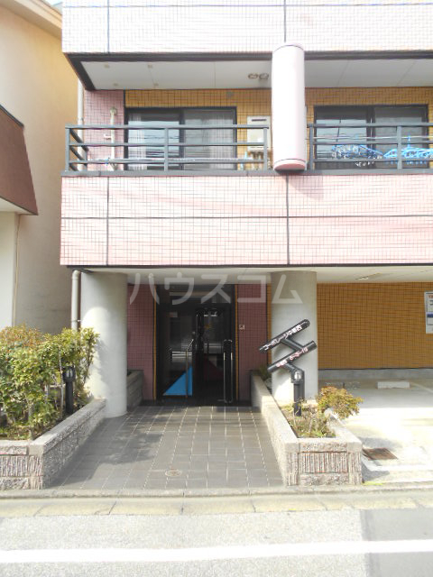 25/30 エントランス