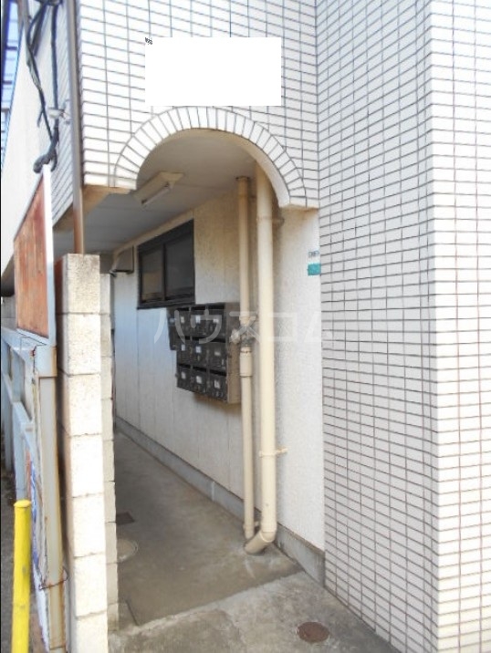 20/27 エントランス