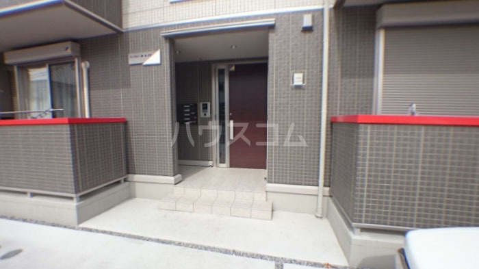 20/30 エントランス