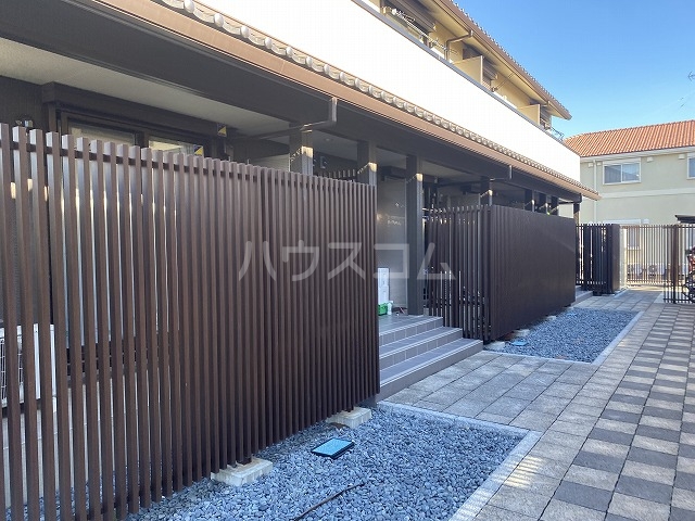 28/30 エントランス