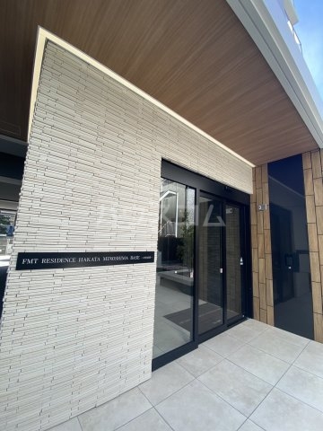 28/30 エントランス