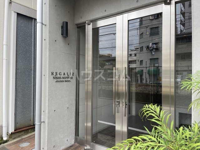 19/26 エントランス