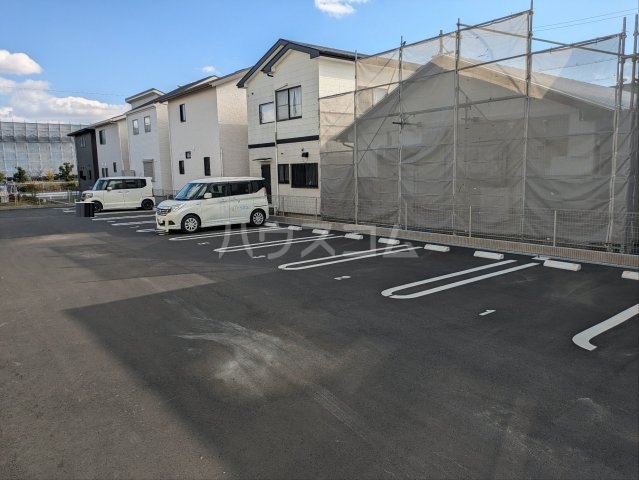 2/3 駐車場