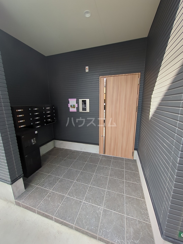 16/26 エントランス