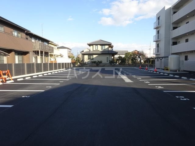 24/27 駐車場