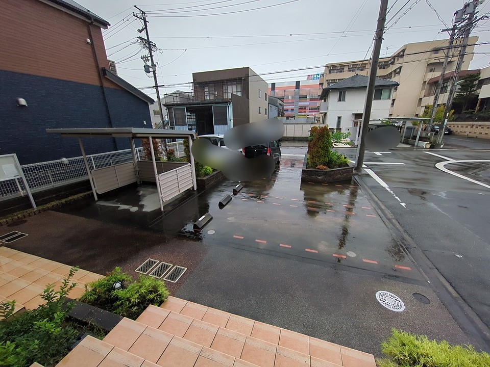 23/30 駐車場