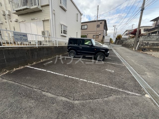 22/28 駐車場