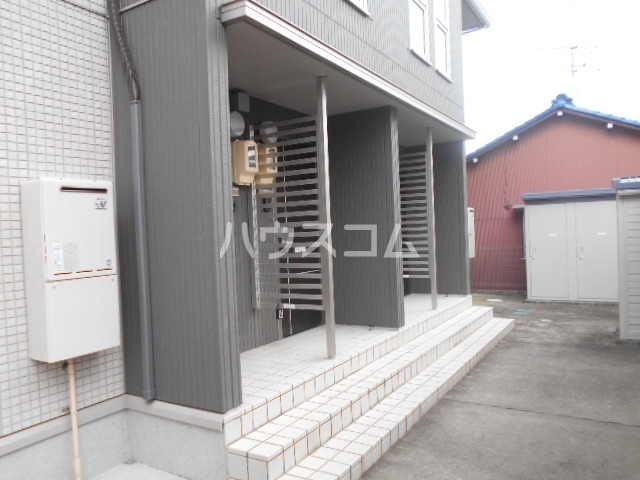 17/27 エントランス