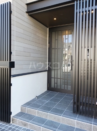 14/20 エントランス