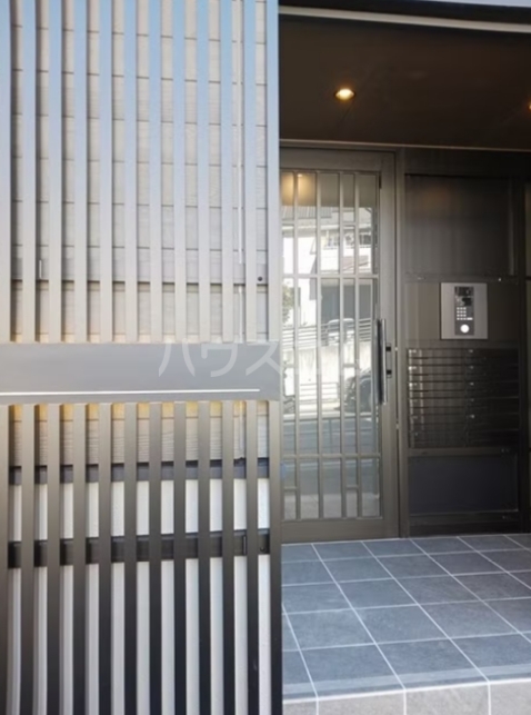 14/20 エントランス