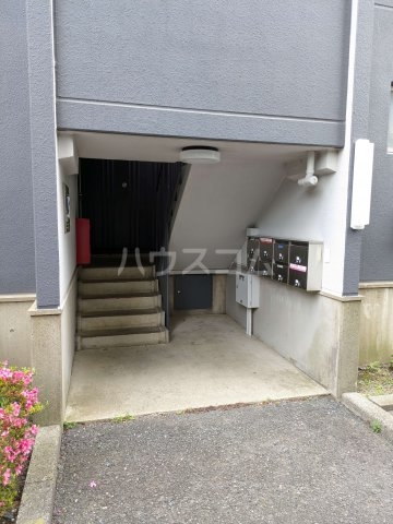 28/30 エントランス