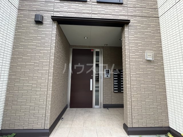 21/30 エントランス