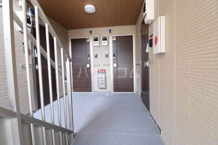2/4 エントランス