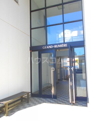 25/30 エントランス