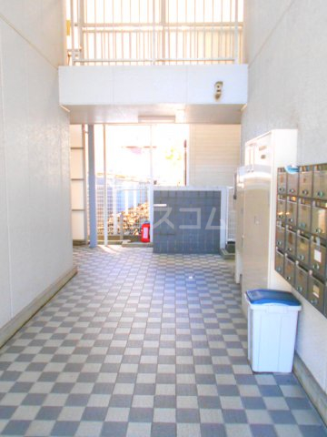 26/30 エントランス