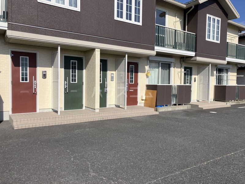 2/4 エントランス