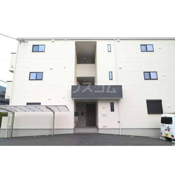 24/30 エントランス