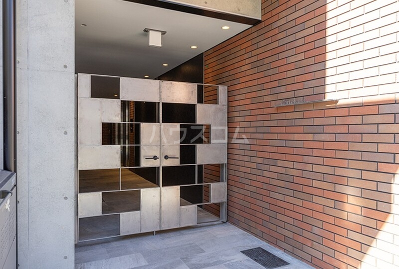 19/29 エントランス