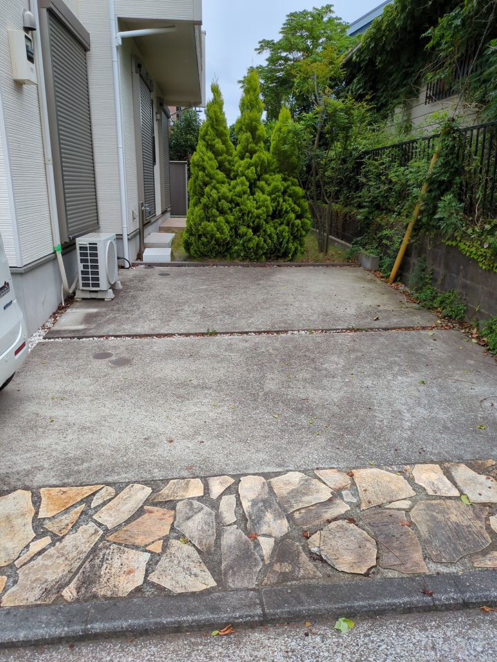 片吹戸建駐車場