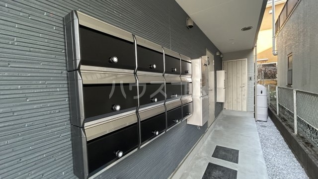 18/25 エントランス