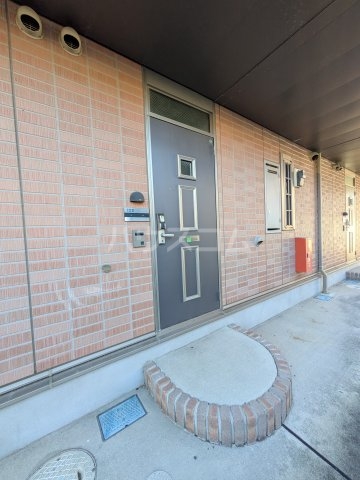 24/28 エントランス