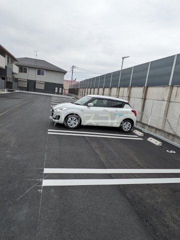 21/28 駐車場