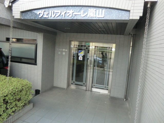 23/30 エントランス