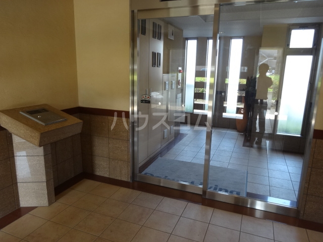 20/30 エントランス