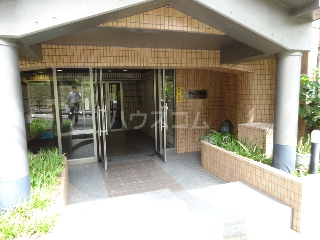 20/30 エントランス