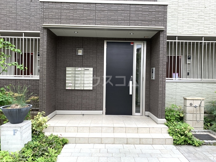 16/26 エントランス